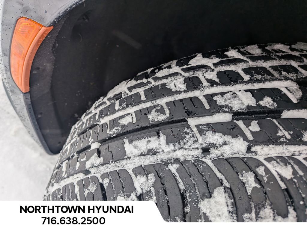 Used 2024 Chrysler Pacifica Touring-L image 45