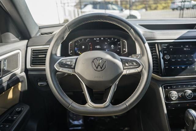 Used 2023 Volkswagen Atlas Cross Sport SE w/ Panoramic Sunroof Package image 21