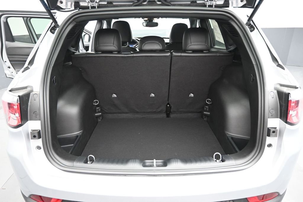 New 2026 Jeep Compass Latitude AWD/4WD image 17