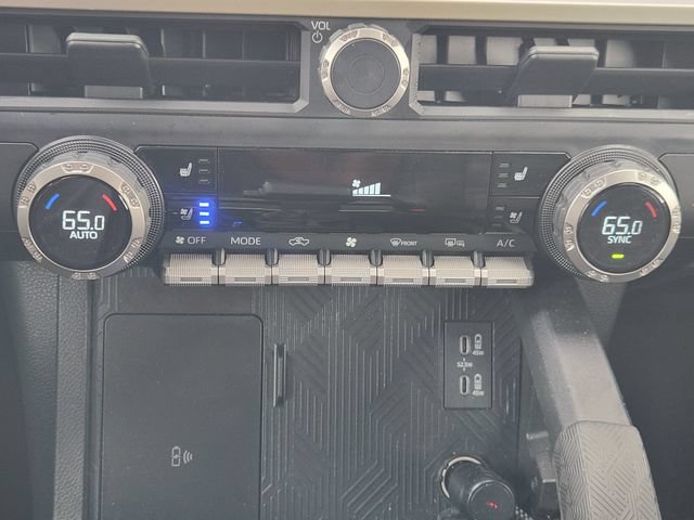 Used 2024 Toyota Tacoma TRD Sport w/ TRD Sport Premium Package AWD/4WD image 21