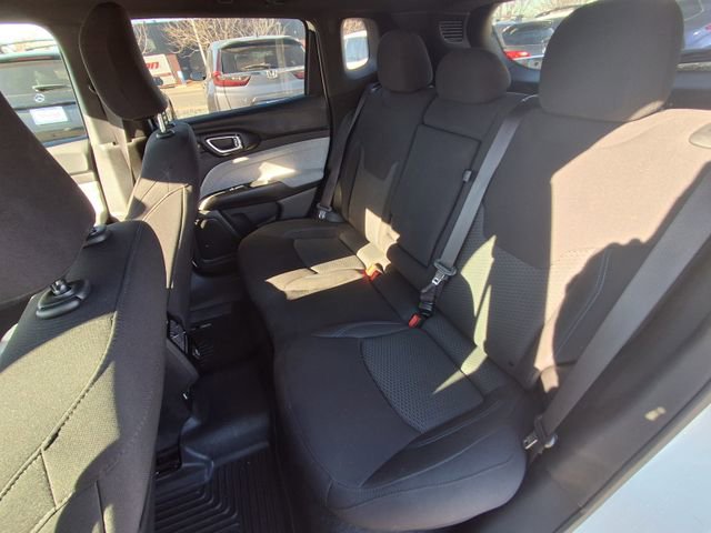 Used 2024 Jeep Compass Sport image 14