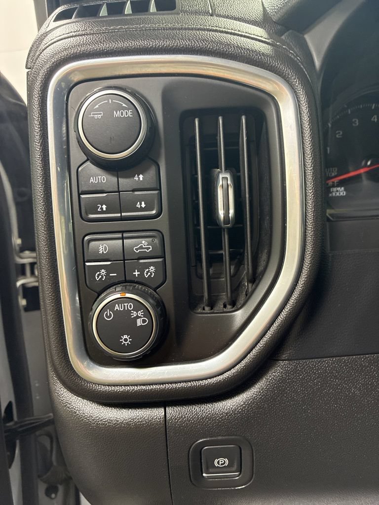 Used 2021 Chevrolet Silverado 1500 RST AWD/4WD image 14