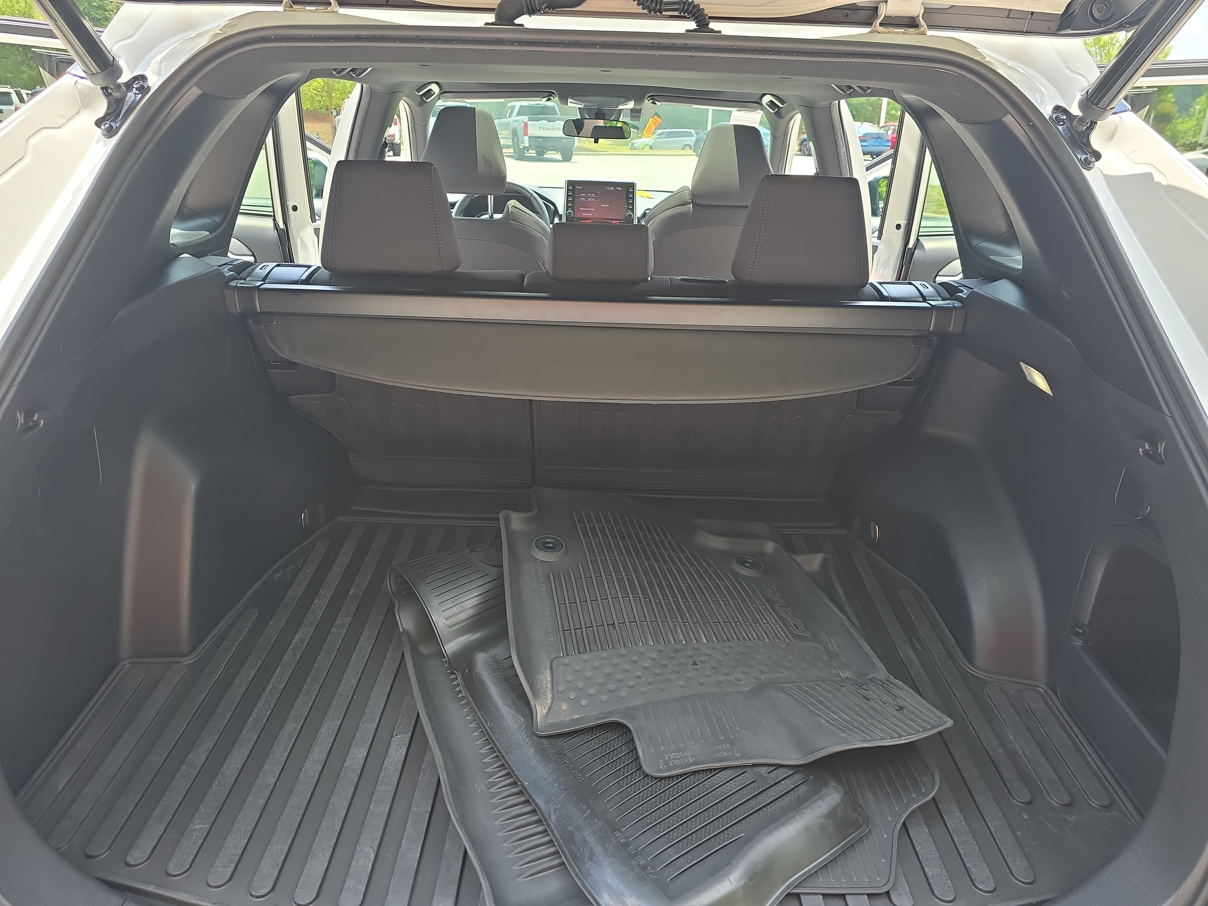 Used 2022 Toyota RAV4 SE w/ Convenience Package AWD/4WD image 13