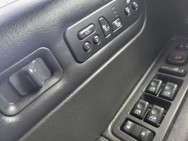 Used 2005 HUMMER H2 SUT w/ Preferred Equipment Group AWD/4WD image 42