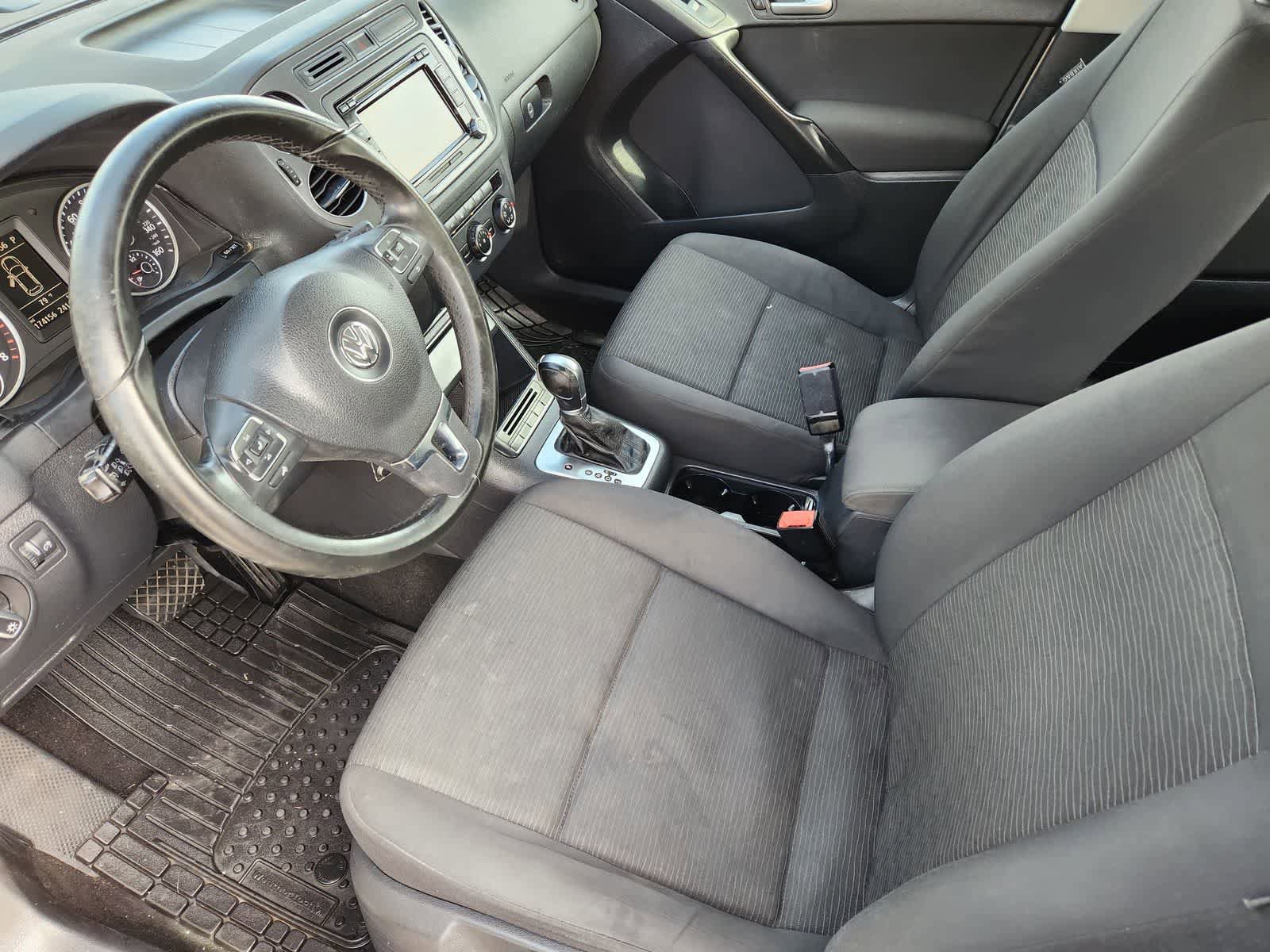 Used 2015 Volkswagen Tiguan SEL FWD image 2