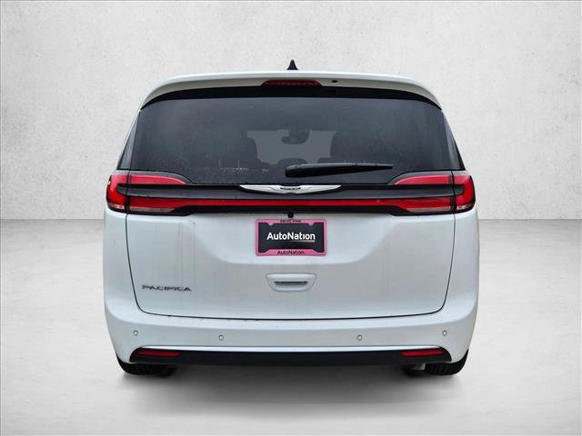 New 2026 Chrysler Pacifica Select FWD image 8