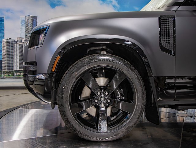 New 2025 Land Rover Defender 110 V8 image 7