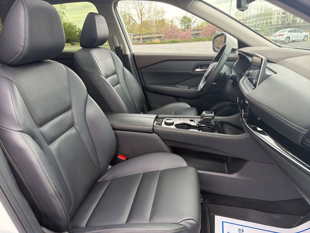 Used 2023 Nissan Rogue SL image 13