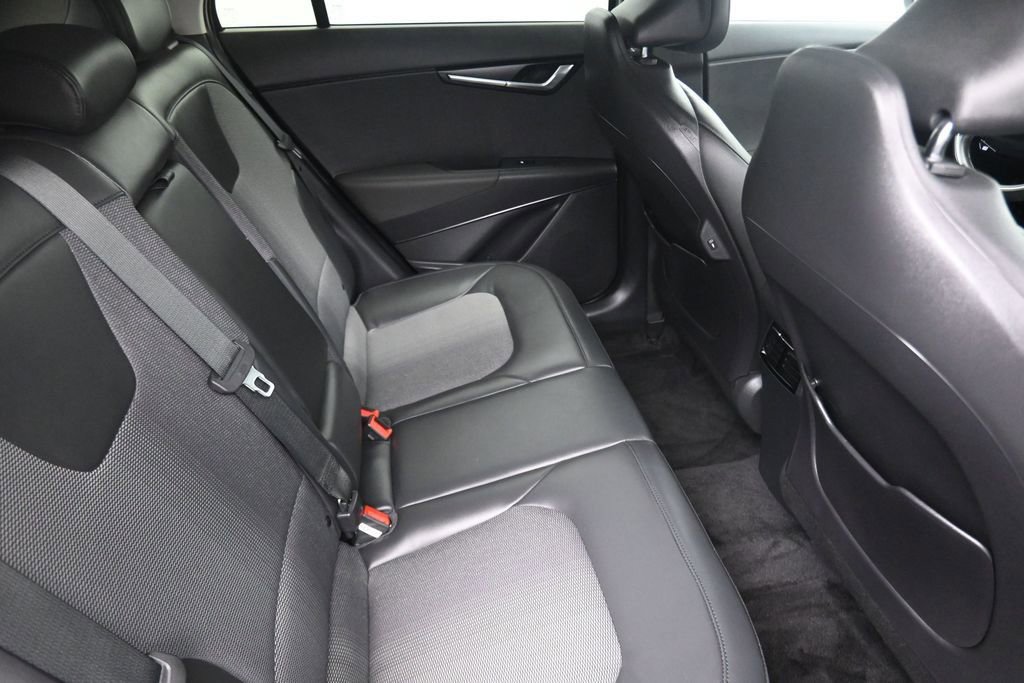 Used 2024 Kia Niro EX FWD image 11