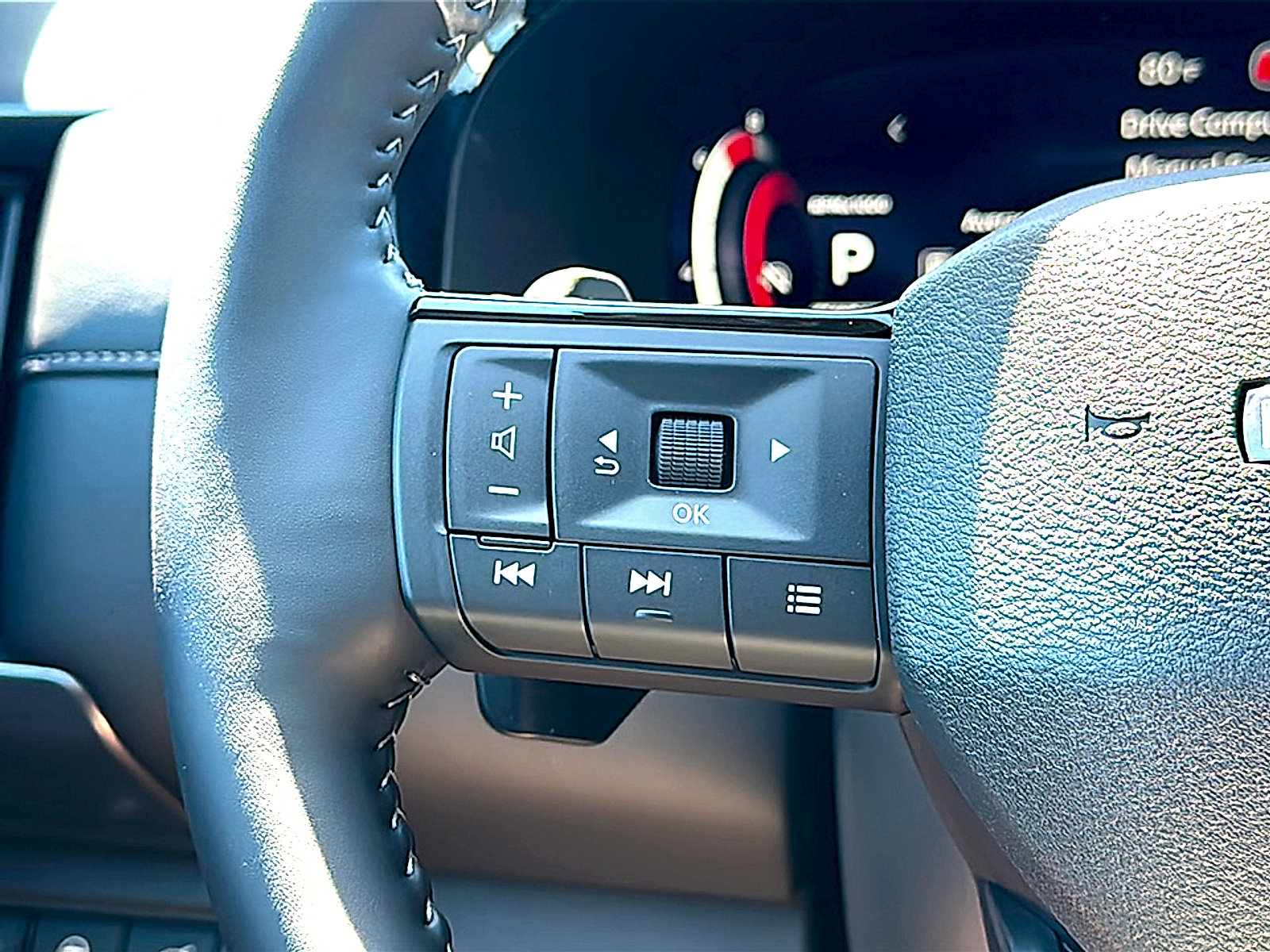 New 2026 Nissan Pathfinder SL w/ SL Premium Package FWD image 21