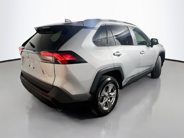 Used 2025 Toyota RAV4 XLE w/ Convenience Package FWD image 8