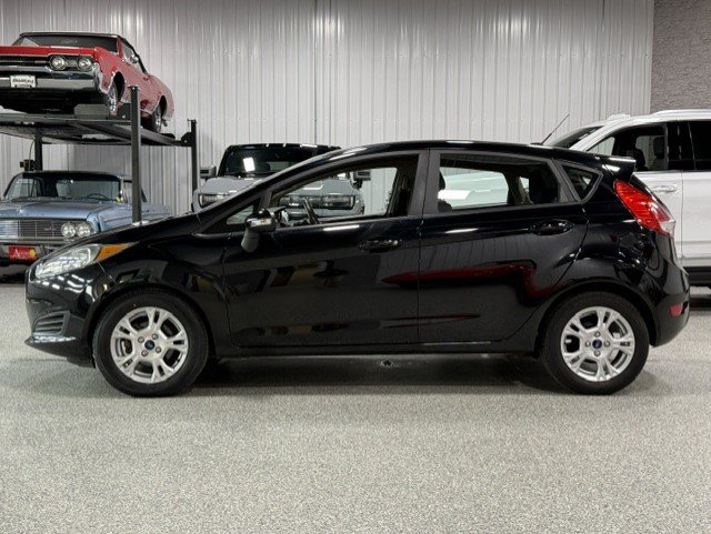 Used 2016 Ford Fiesta SE w/ Cold Weather Package FWD image 2
