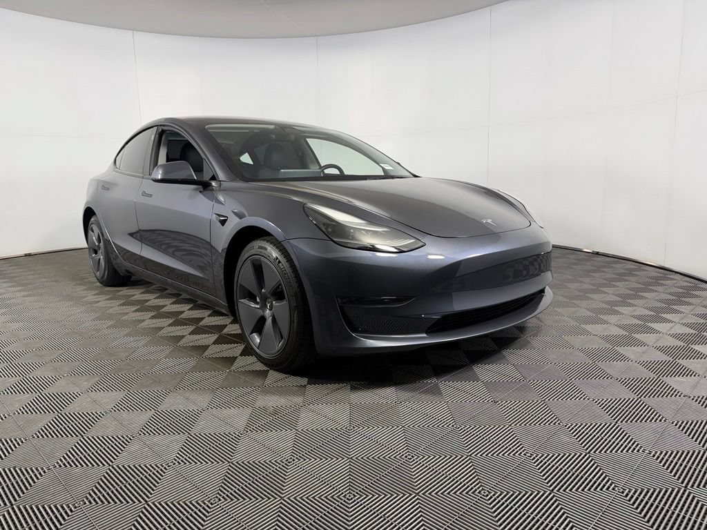 Used 2023 Tesla Model 3 Standard Range RWD image 2