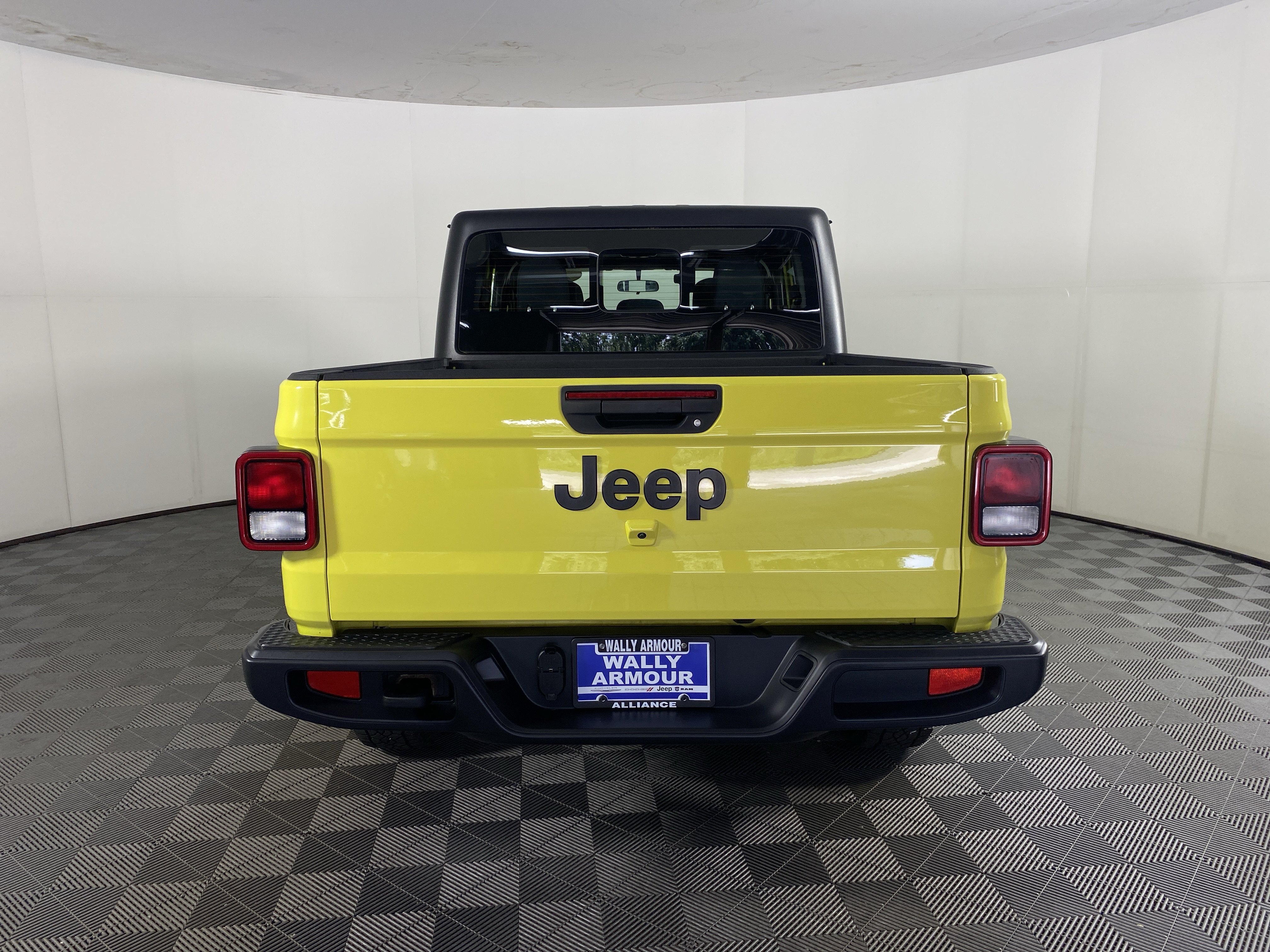 Used 2023 Jeep Gladiator Sport w/ Off Road Group AWD/4WD image 7