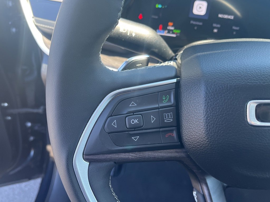 Used 2023 Jeep Grand Cherokee 4WD 4xe image 15