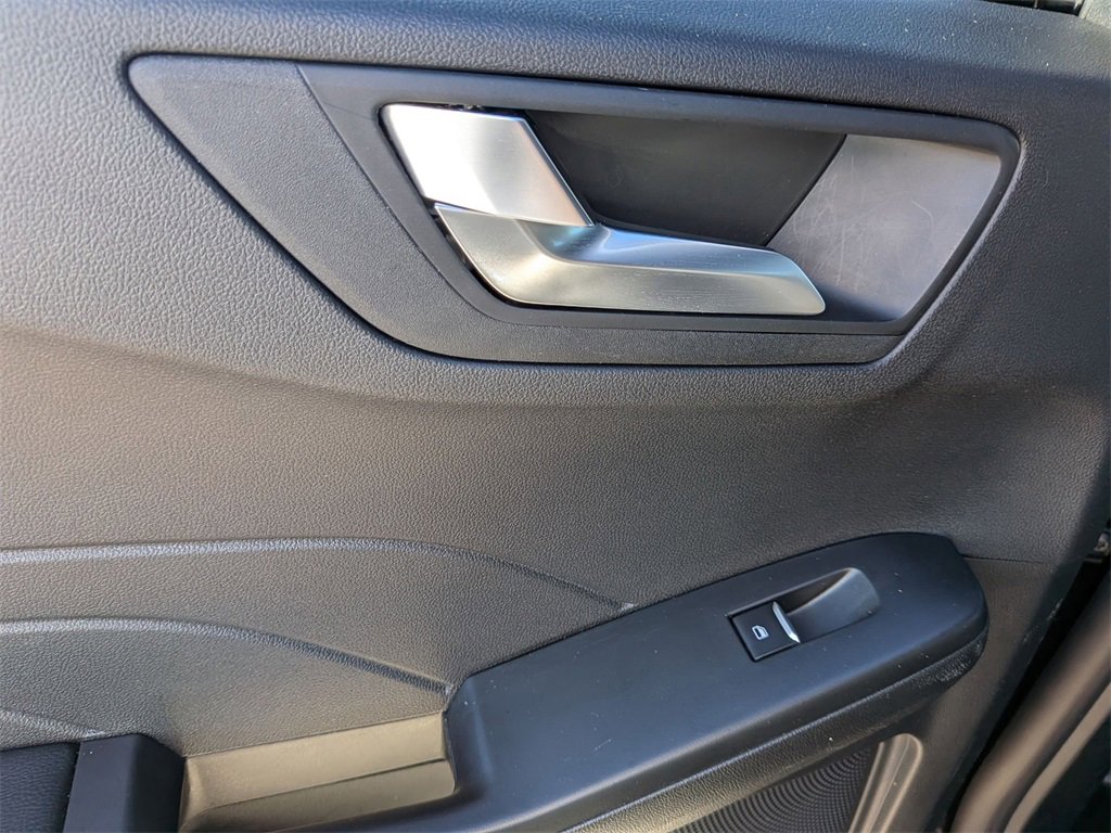 Used 2025 Ford Escape ST-Line image 27