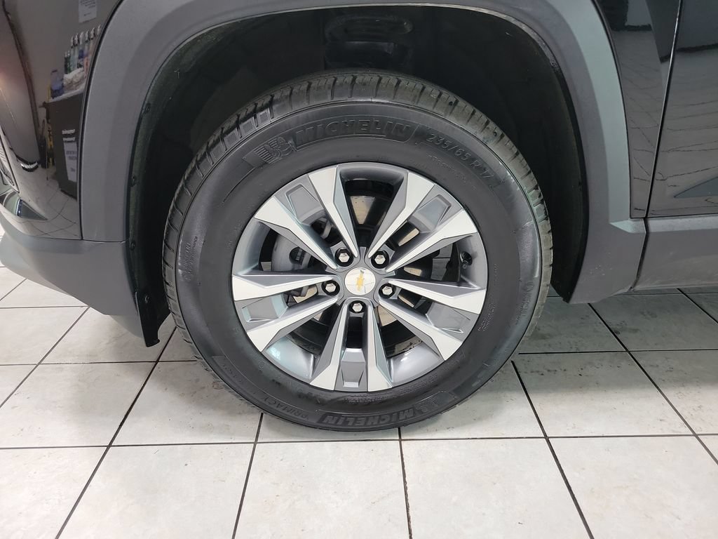 Used 2026 Chevrolet Equinox LT AWD/4WD image 38
