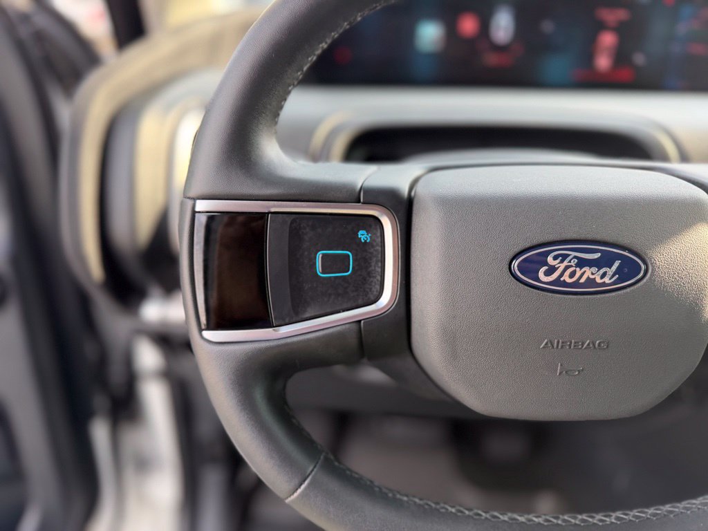 Used 2025 Ford Expedition Active RWD image 26