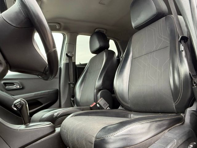 Used 2018 Chevrolet Trax LT w/ LT Convenience Package image 9