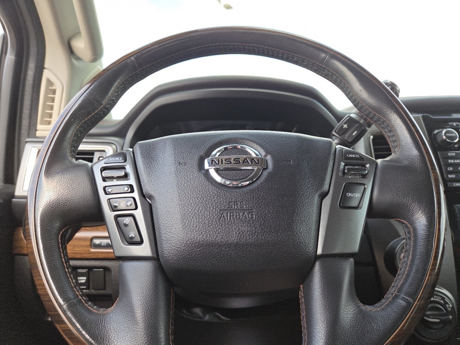 Used 2017 Nissan Titan Platinum Reserve AWD/4WD image 27