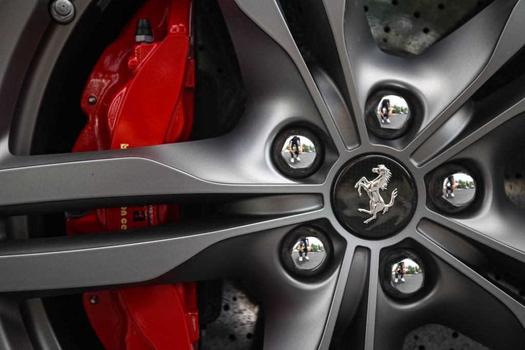 Certified 2019 Ferrari Portofino RWD image 18