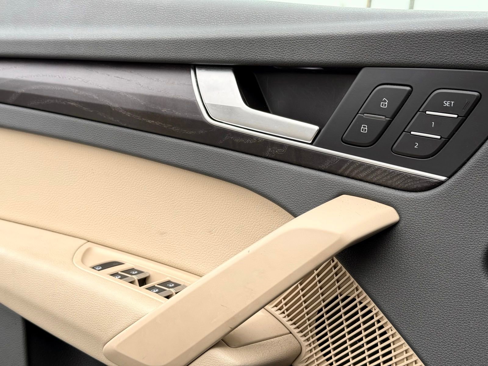 Used 2018 Audi Q5 2.0T Premium Plus w/ Premium Plus Package image 17