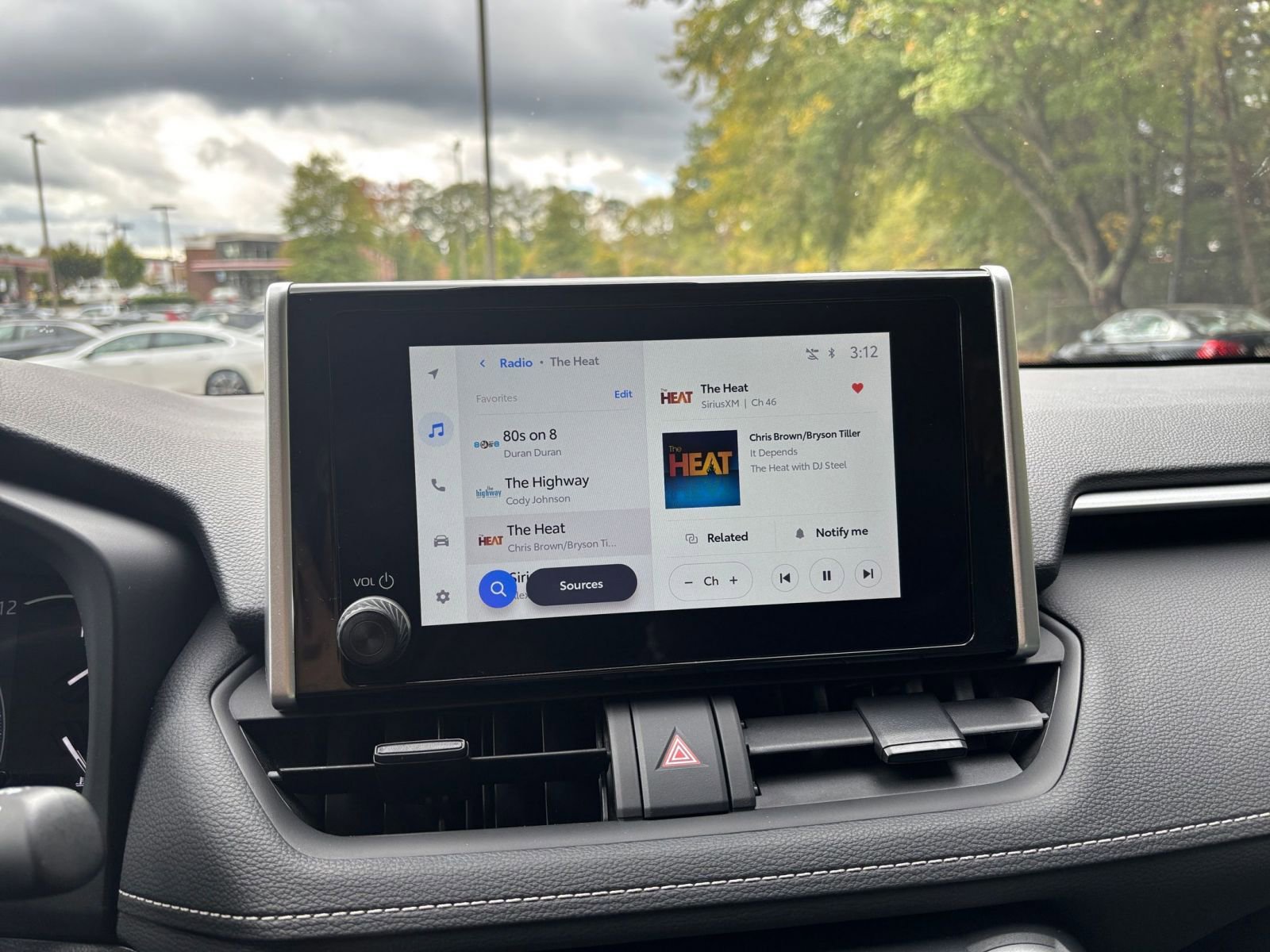 Used 2025 Toyota RAV4 XLE image 18