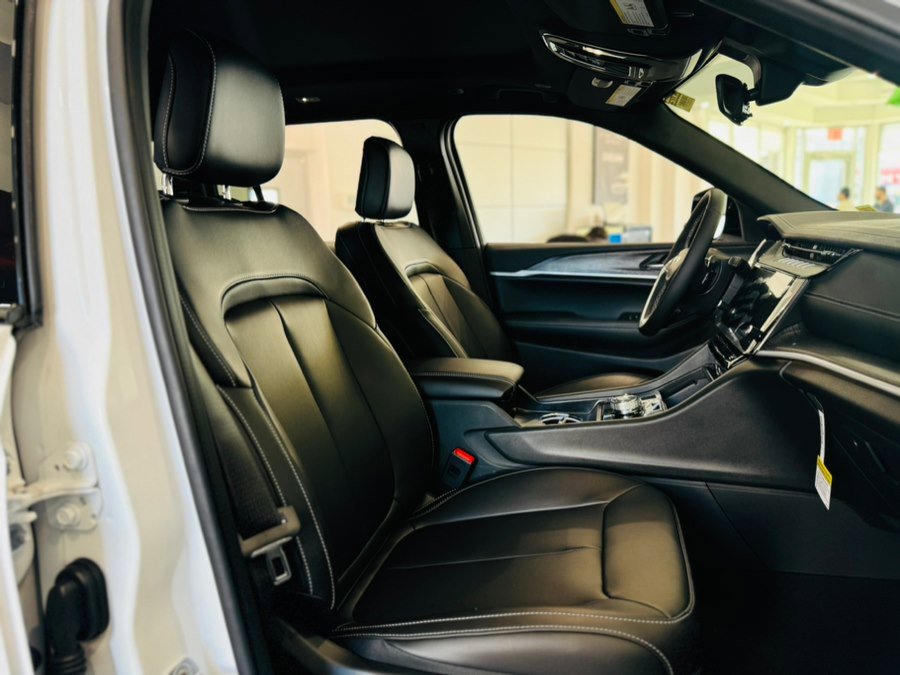 Used 2026 Jeep Grand Cherokee Limited image 20