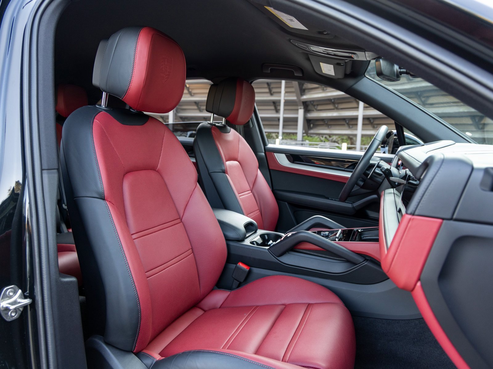 Certified 2025 Porsche Cayenne image 55