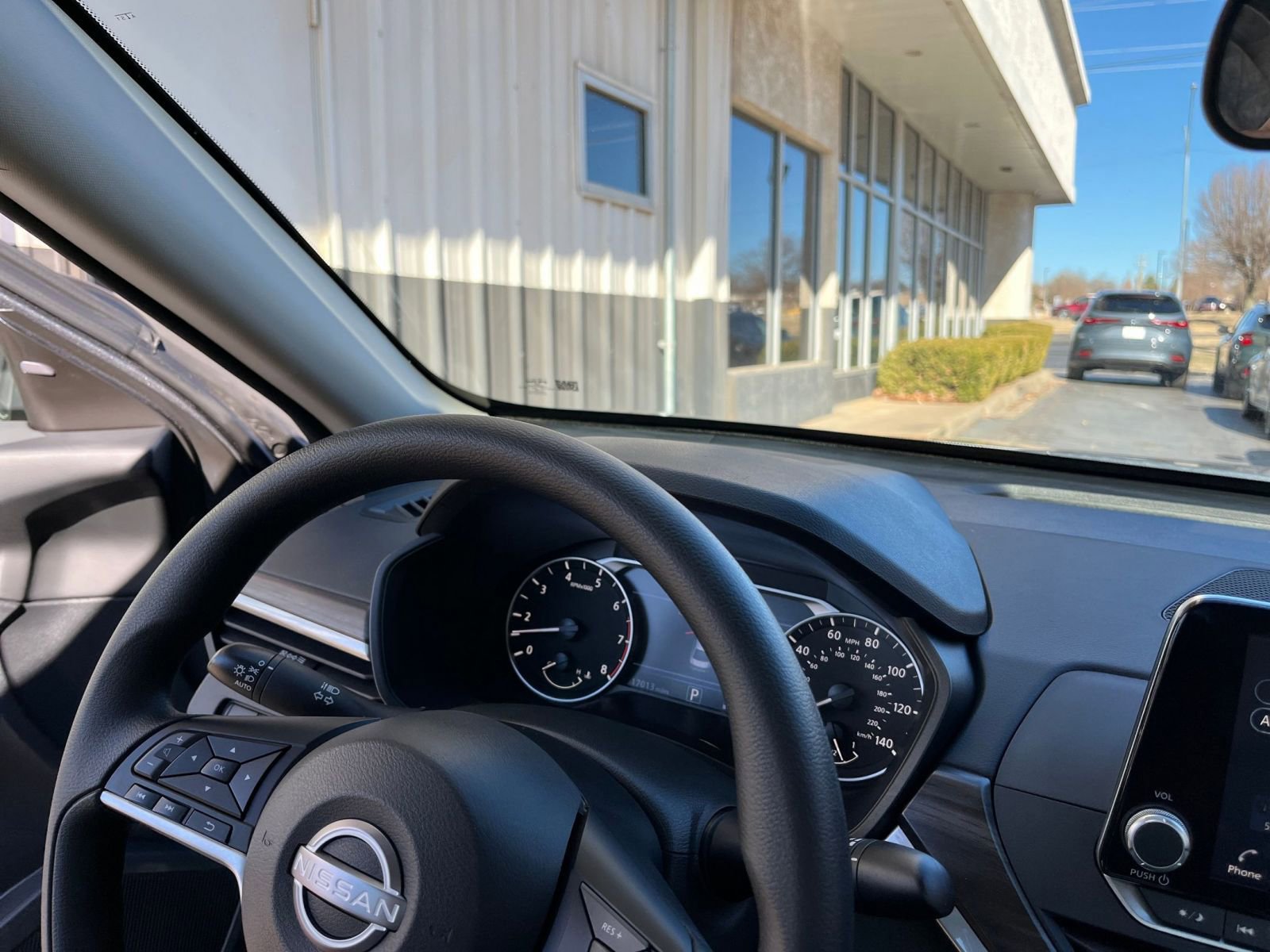 Used 2025 Nissan Altima 2.5 SV image 33