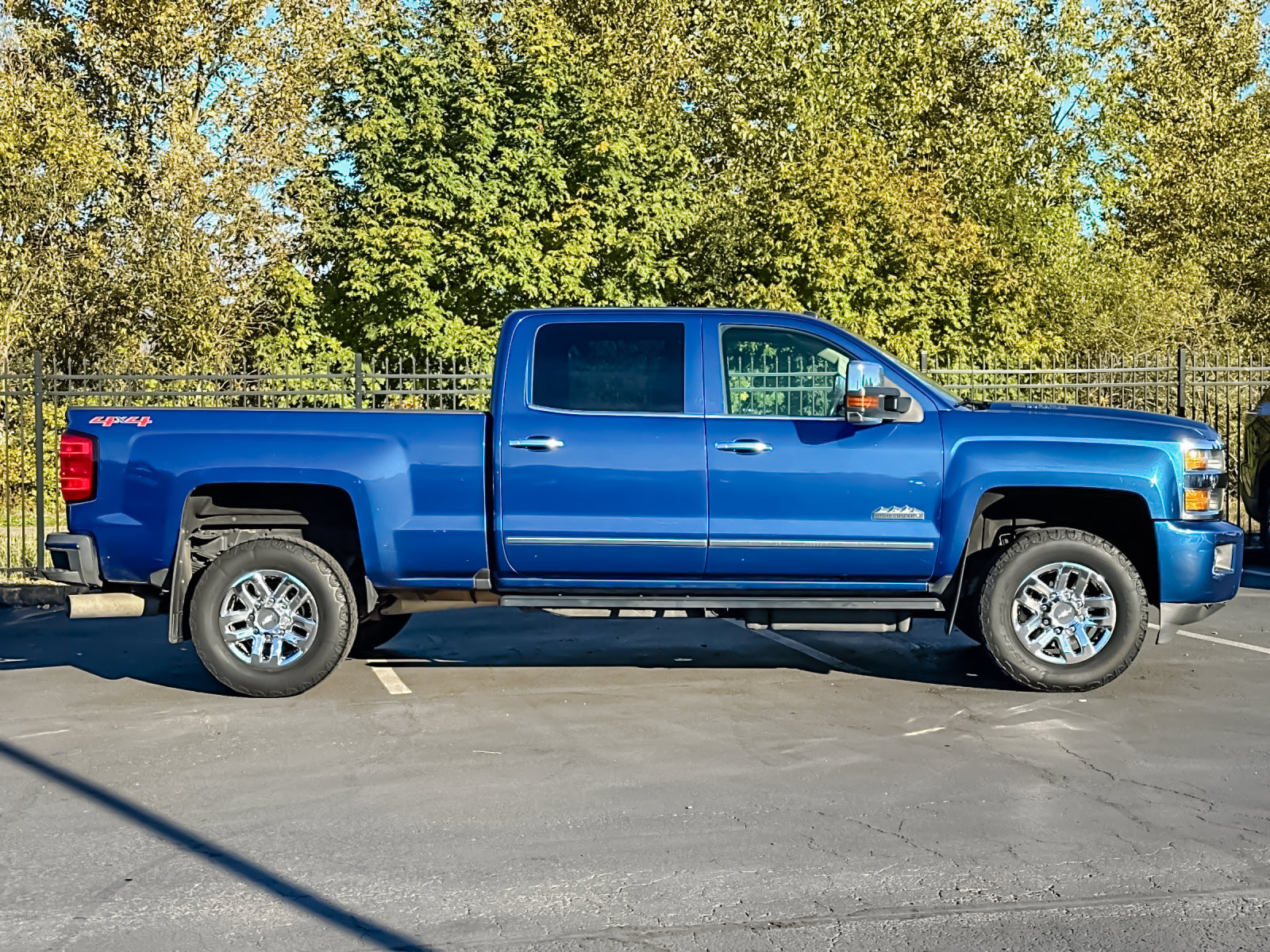 Used 2016 Chevrolet Silverado 3500 High Country w/ High Country Premium Package AWD/4WD image 2