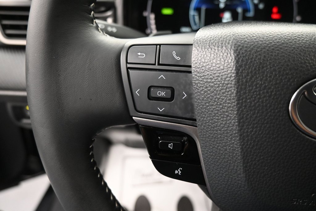 Used 2025 Toyota Camry SE image 27