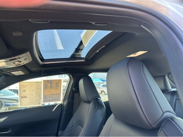 Certified 2025 Lexus UX 300h FWD w/ Accessory Package (Z2) image 7