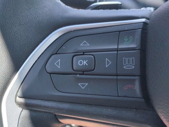 Used 2025 Jeep Grand Cherokee Limited AWD/4WD image 24