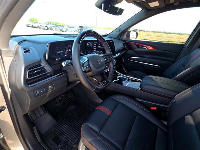 Used 2025 Chevrolet Traverse RS w/ LPO, Floor Liner Package FWD image 9