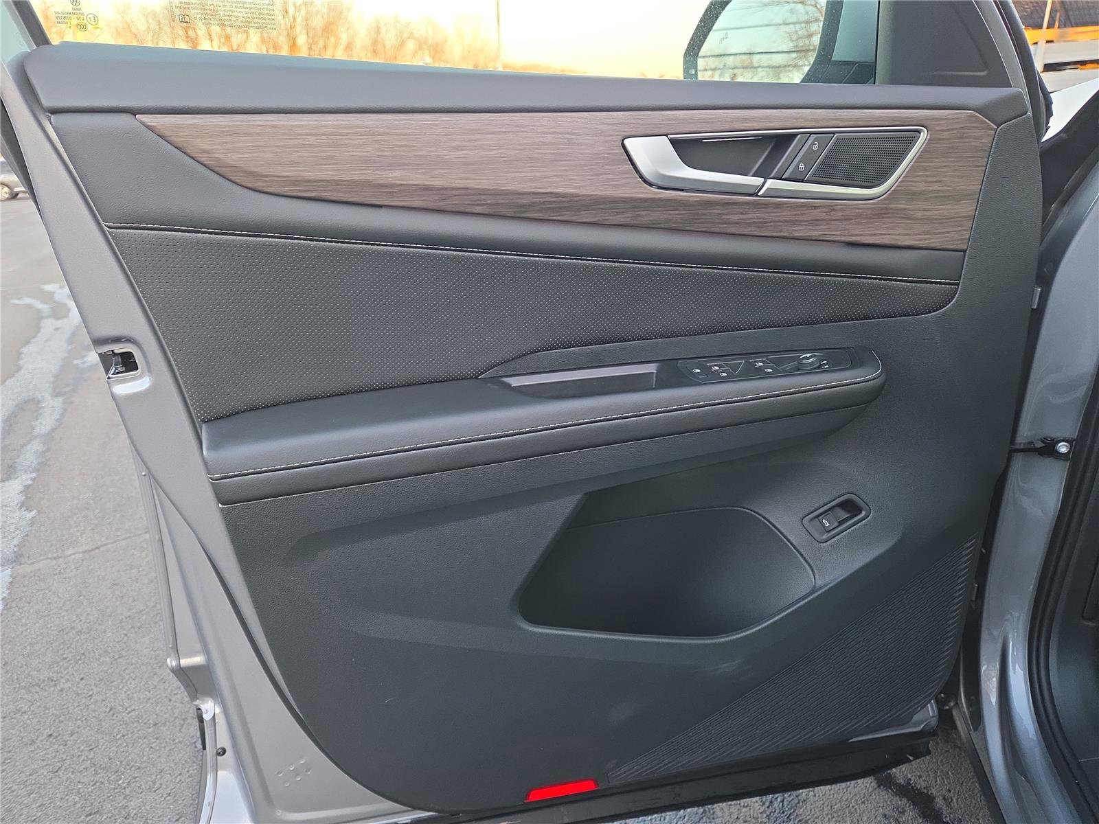 New 2026 Volkswagen Atlas SEL image 12