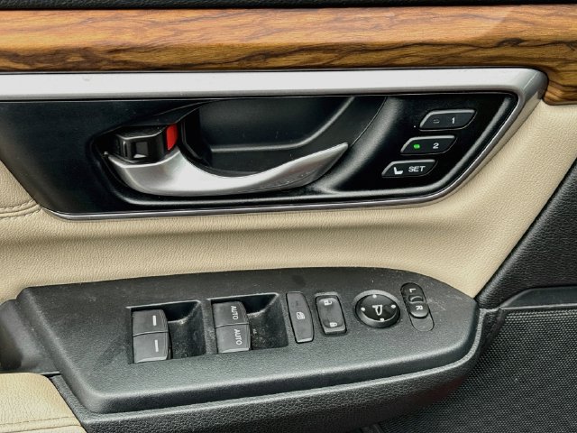 Used 2018 Honda CR-V Touring image 18