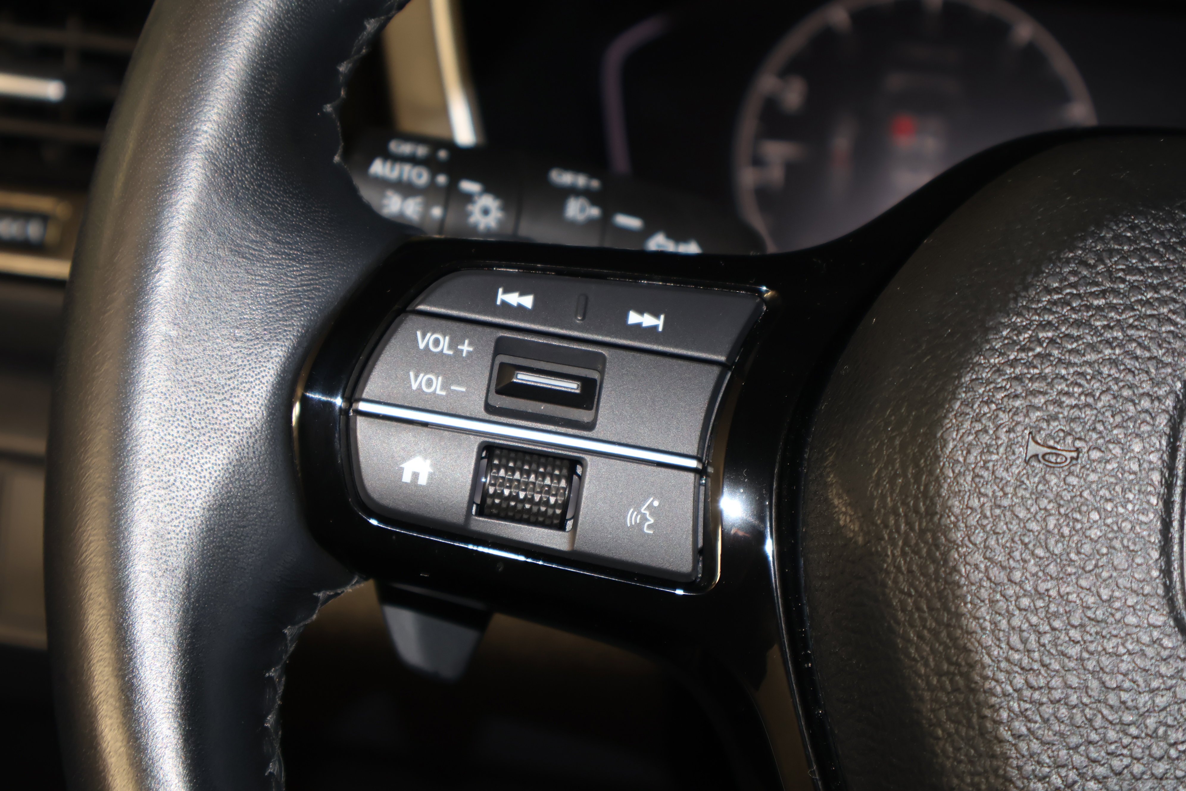 Certified 2025 Honda Pilot Touring image 20