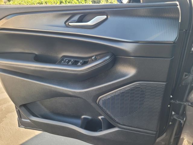 Used 2024 Jeep Grand Cherokee L Laredo image 14