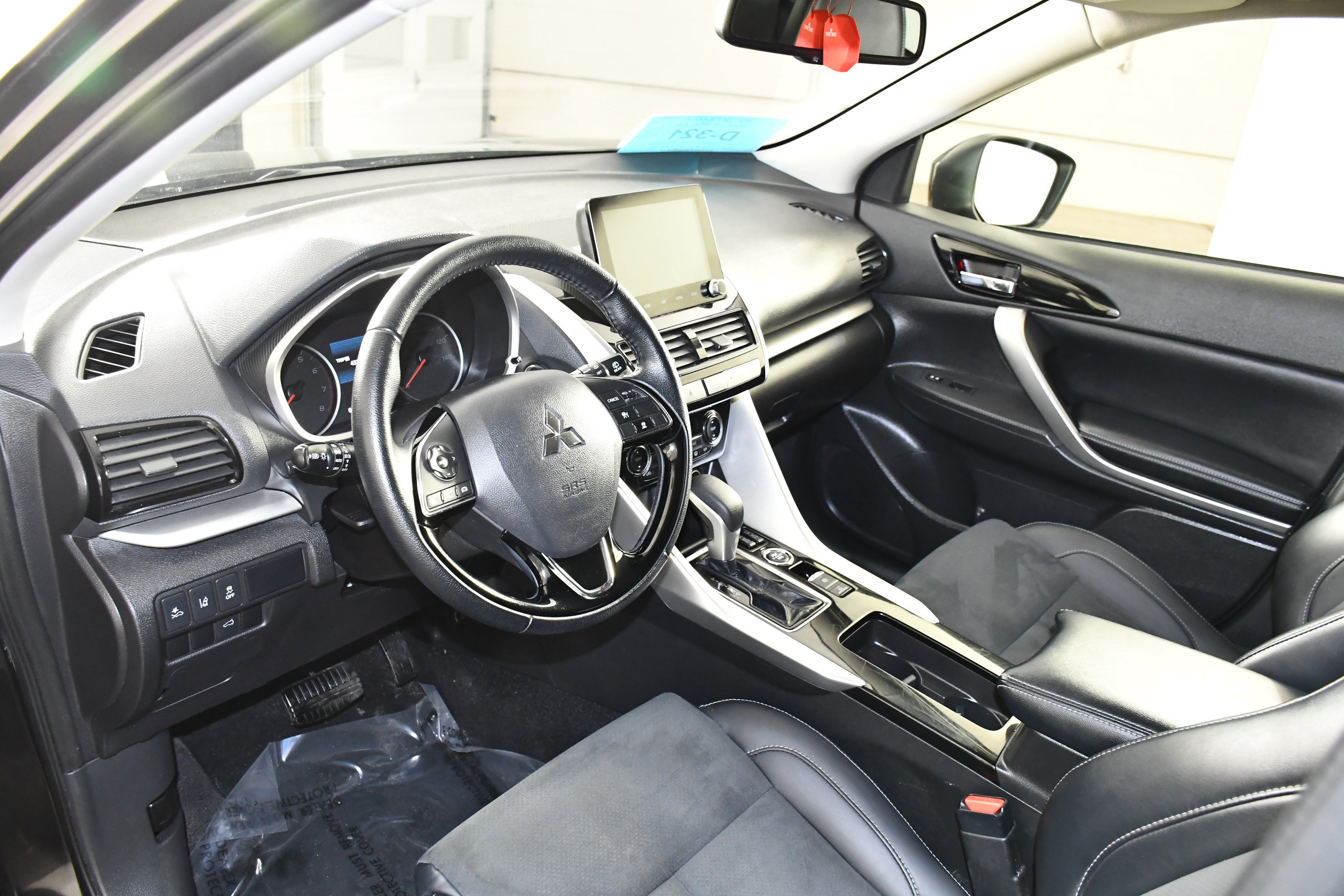 Used 2024 Mitsubishi Eclipse Cross SE AWD/4WD image 2
