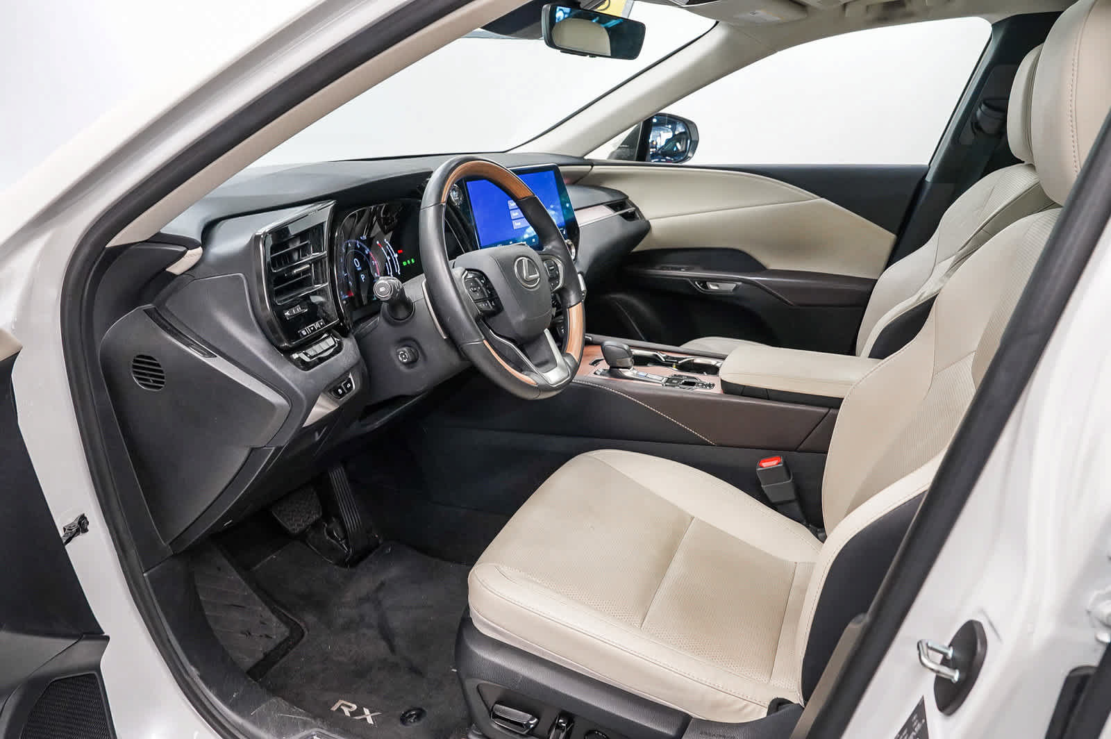 Used 2024 Lexus RX 350 Premium Plus w/ Accessory Package (Z1) FWD image 18