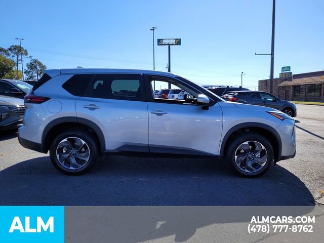 Used 2024 Nissan Rogue SV image 15