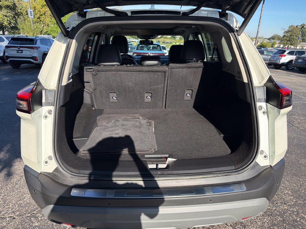 Certified 2023 Nissan Rogue SV w/ SV Premium B Package AWD/4WD image 29