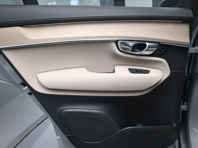 Used 2026 Volvo XC90 B6 Plus w/ Protection Package Premier image 24