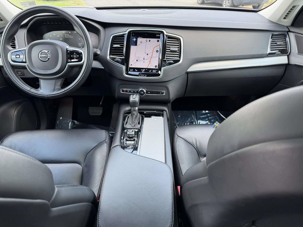 Used 2021 Volvo XC90 T5 Momentum w/ Advanced Package FWD image 2