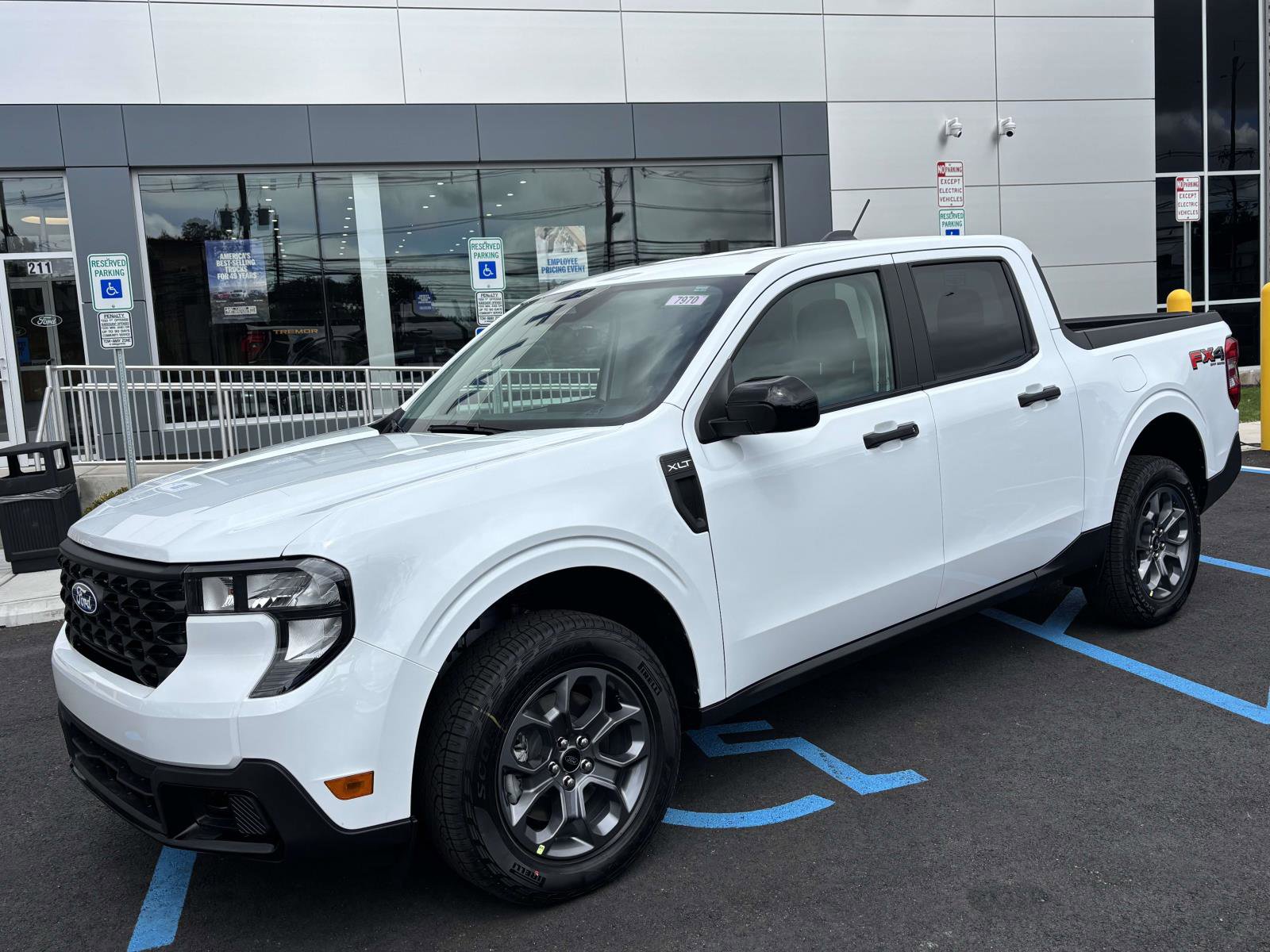 New 2026 Ford Maverick XLT w/ XLT Luxury Package AWD/4WD image 6