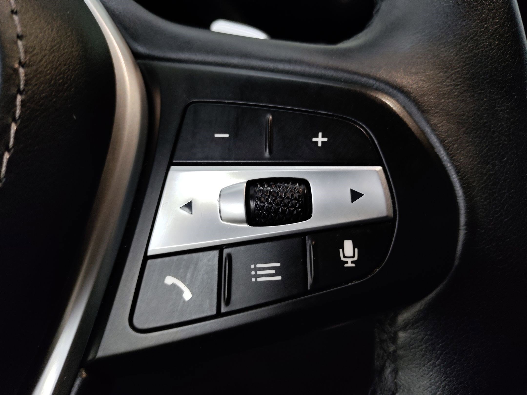 Certified 2023 BMW X5 sDrive40i w/ Parking Assistance Package image 17