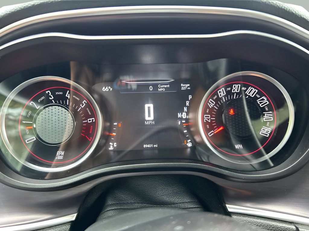 Used 2018 Dodge Challenger SXT RWD image 17