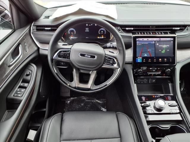 New 2025 Jeep Grand Cherokee L Overland w/ Advanced Protech Group III AWD/4WD image 17