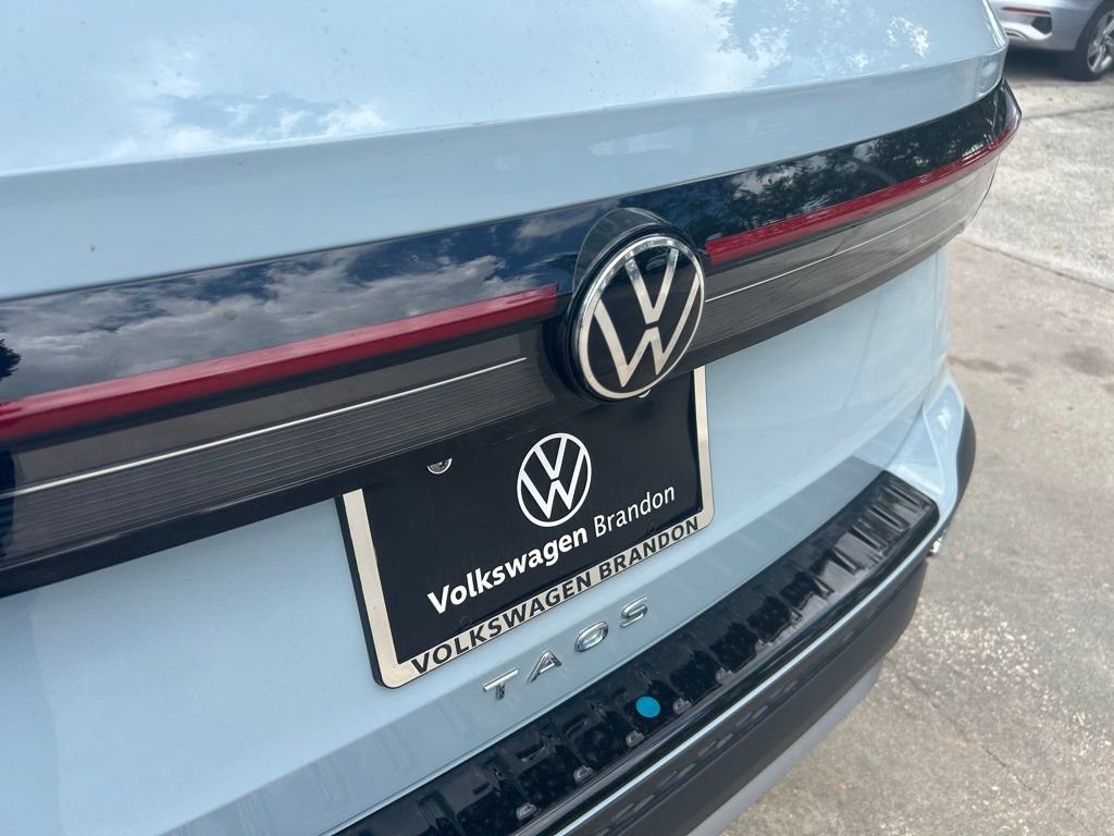 New 2026 Volkswagen Taos SE FWD image 30